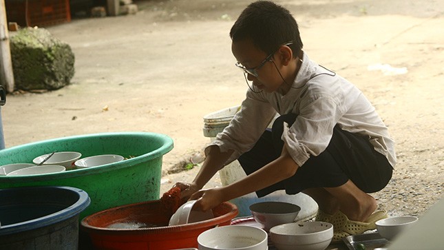 Ba mẹ con “bần nông” ở Hà Nội